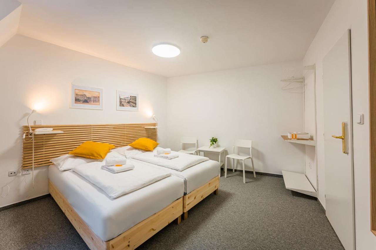 Self-Service Hotel Ostas Praha Luaran gambar