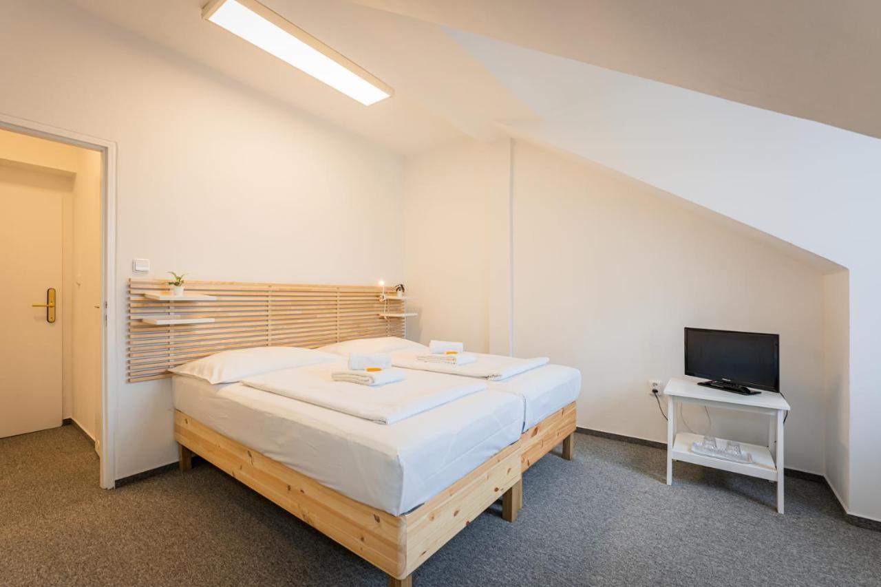 Self-Service Hotel Ostas Praha Luaran gambar