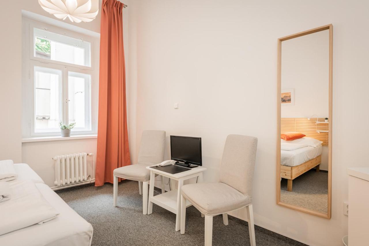 Self-Service Hotel Ostas Praha Luaran gambar