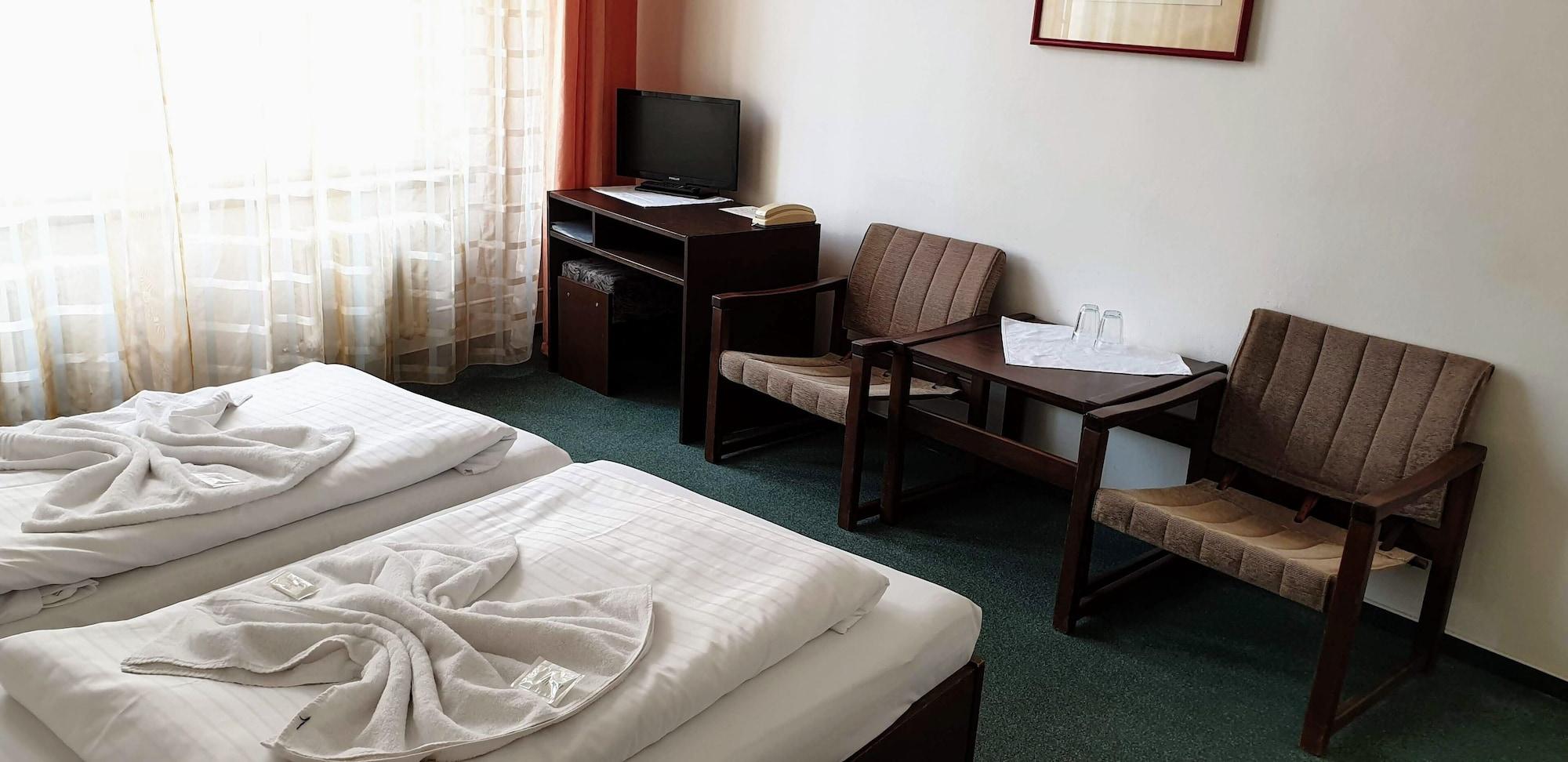 Self-Service Hotel Ostas Praha Luaran gambar